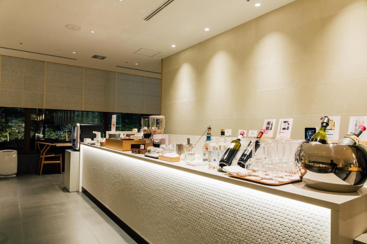 Kanazawa Tokyu Hotel Exterior photo The bar at the lounge
