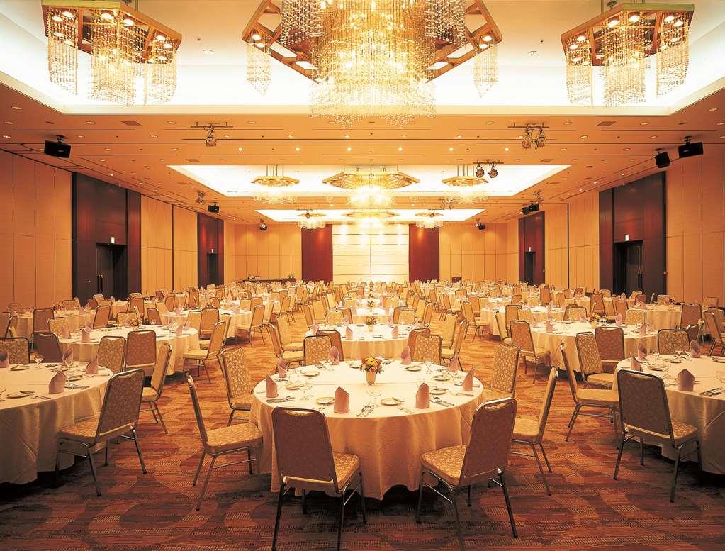 Kanazawa Tokyu Hotel Restaurant photo The ballroom