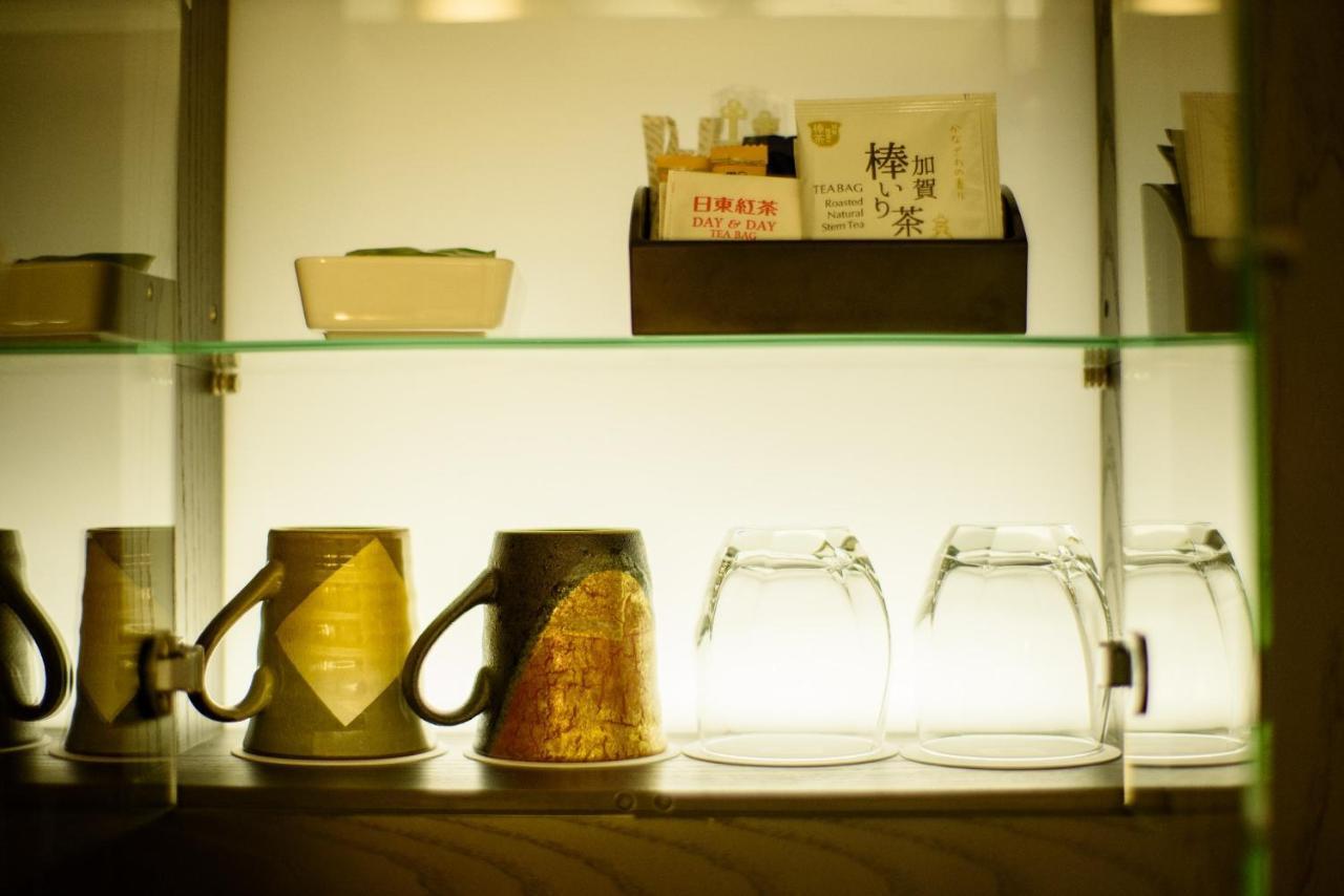 Kanazawa Tokyu Hotel Exterior photo A selection of Japanese tableware